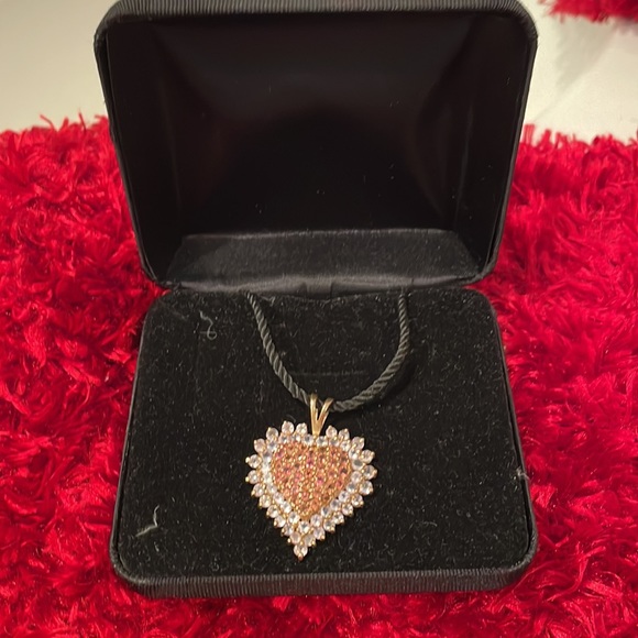 Beautiful Heart Pendant. Pendant 1 1/2” long X 1 1/4”.  Cord is 18” long - Picture 2 of 5